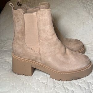 Madden Girl Women's Faux Suede Tan Ankle Boots. Size 9